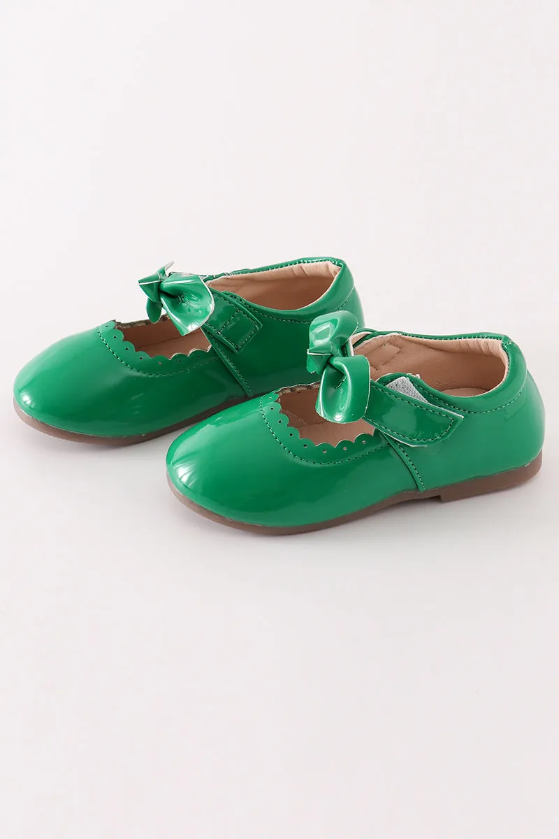 Green bow mary jane shoes