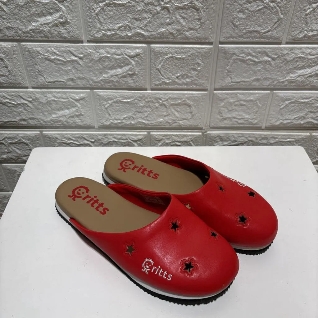 Star Cutout Slide Shoes